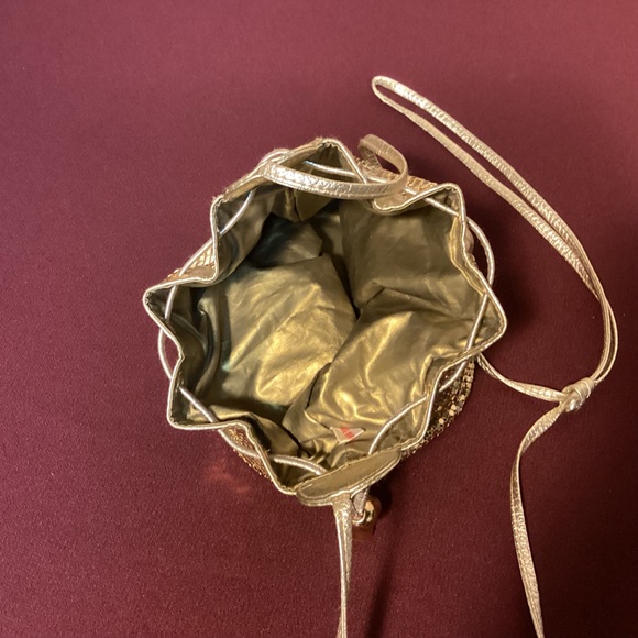 Vintage drawstring evening bag special occasion made in Hong Kong - Picture 9 of 10